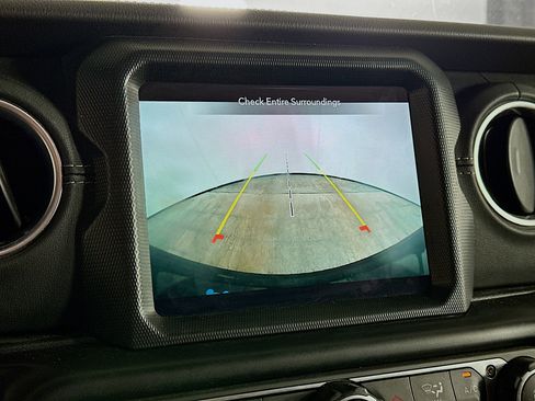 Used 2022 Jeep Wrangler Sahara w/ Safety Group image 23