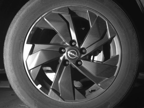 Used 2025 Nissan Rogue SV image 13