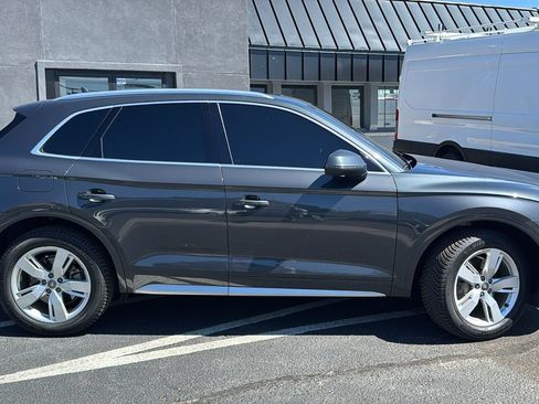 Used 2018 Audi Q5 2.0T Premium Plus w/ Premium Plus Package AWD/4WD image 2