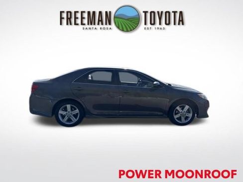 Used 2012 Toyota Camry SE FWD image 4