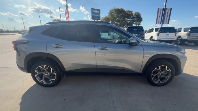 Certified 2026 Chevrolet Trax LT FWD image 9