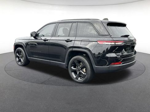 Certified 2023 Jeep Grand Cherokee Limited w/ Black Appearance Package AWD/4WD image 3