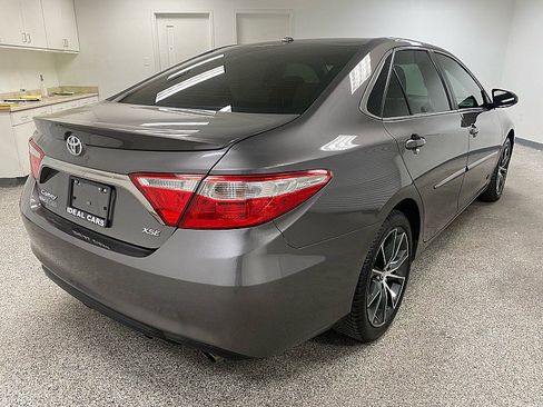 Used 2017 Toyota Camry XSE image 5