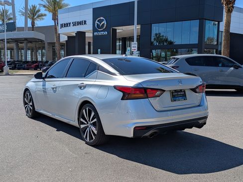 Used 2019 Nissan Altima 2.5 SR FWD image 3