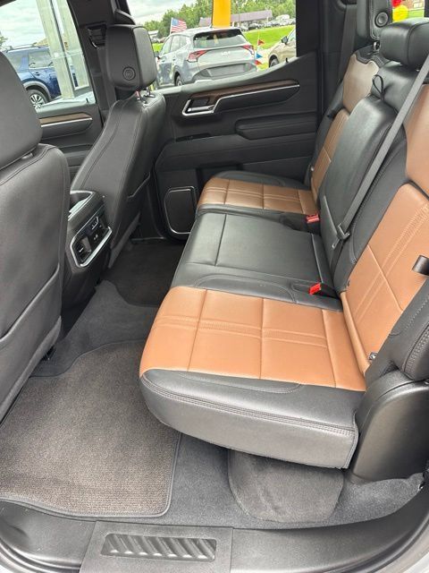 Used 2025 Chevrolet Silverado 1500 High Country RWD image 25