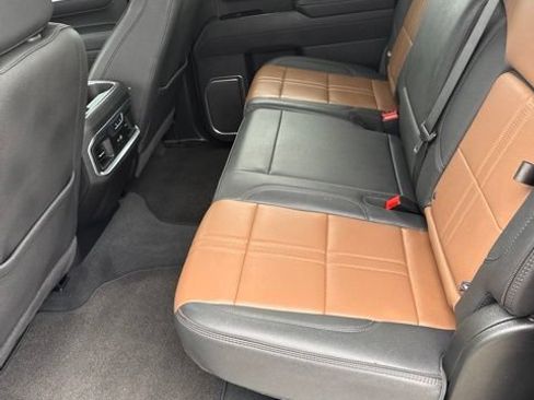 Used 2025 Chevrolet Silverado 1500 High Country RWD image 25