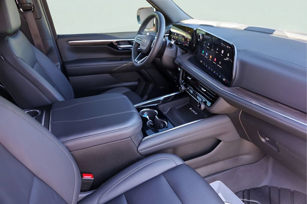 Certified 2026 Chevrolet Suburban Z71 w/ Comfort Package AWD/4WD image 31