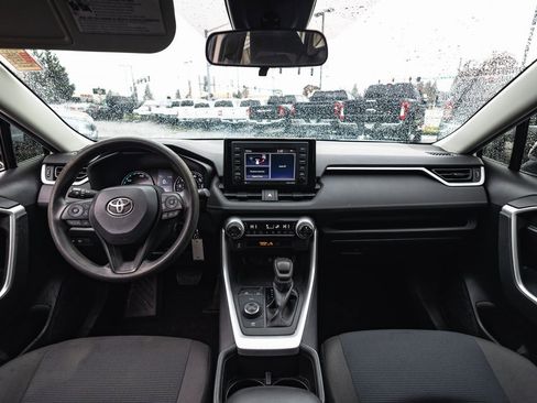 Used 2022 Toyota RAV4 LE image 22