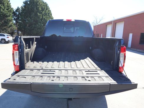 Used 2017 Ford F250 Lariat w/ Lariat Ultimate Package image 5