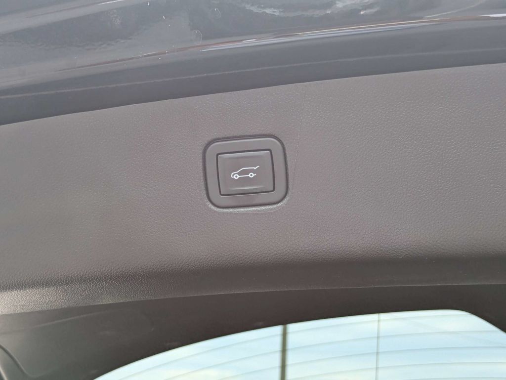 Used 2024 Chevrolet Blazer LT w/ Midnight/Sport Edition FWD image 14