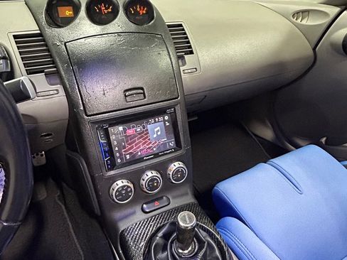 Used 2006 Nissan 350Z Touring image 16
