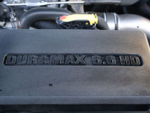 Used 2021 GMC Sierra 2500 Denali w/ Denali Black Diamond Edition image 14