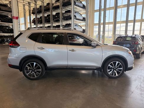 Used 2019 Nissan Rogue SL w/ Premium Package AWD/4WD image 2
