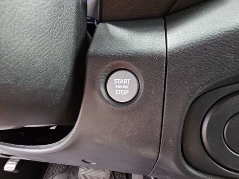 Used 2022 Nissan Frontier SV RWD image 20