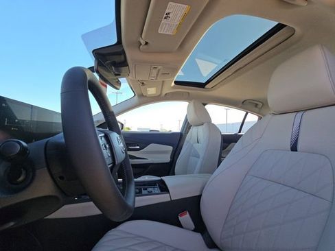 New 2026 Nissan Sentra SL image 7