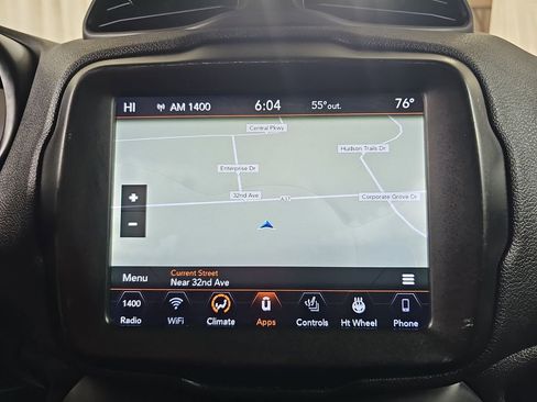 Used 2018 Jeep Renegade Trailhawk w/ UConnect 8.4 Nav Group image 28