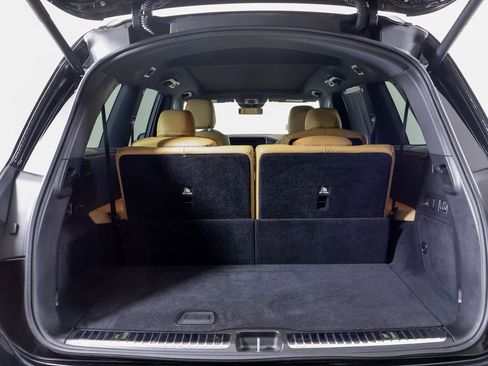 Used 2024 Mercedes-Benz GLS 580 4MATIC image 36