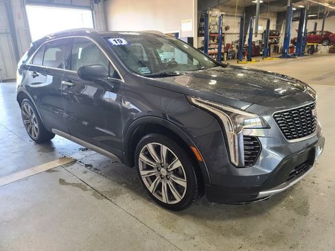 Used 2019 Cadillac XT4 Premium Luxury AWD/4WD image 4