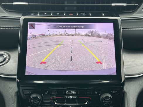 Used 2021 Jeep Grand Cherokee L Limited image 4