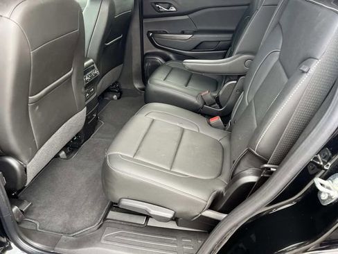 Used 2023 GMC Acadia SLT w/ Preferred Package AWD/4WD image 13