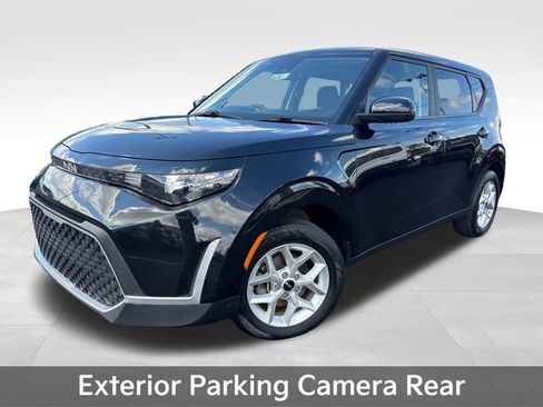 Used 2023 Kia Soul LX w/ Option Group 015 FWD image 10