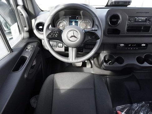 New 2025 Mercedes-Benz Sprinter 2500 image 15
