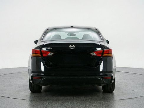Used 2025 Nissan Altima 2.5 SV FWD image 7