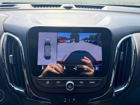 Used 2022 Chevrolet Equinox RS w/ LPO, Hit The Road Package FWD image 22