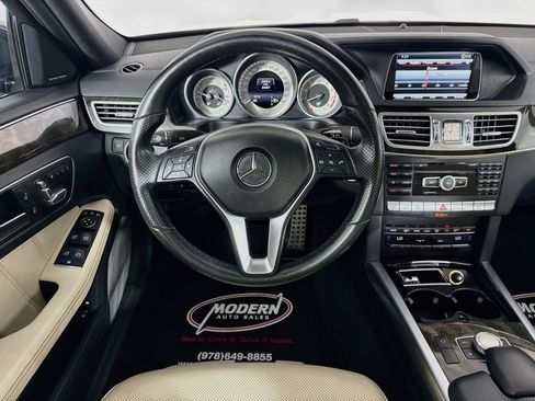 Used 2015 Mercedes-Benz E 400 4MATIC Sedan image 24