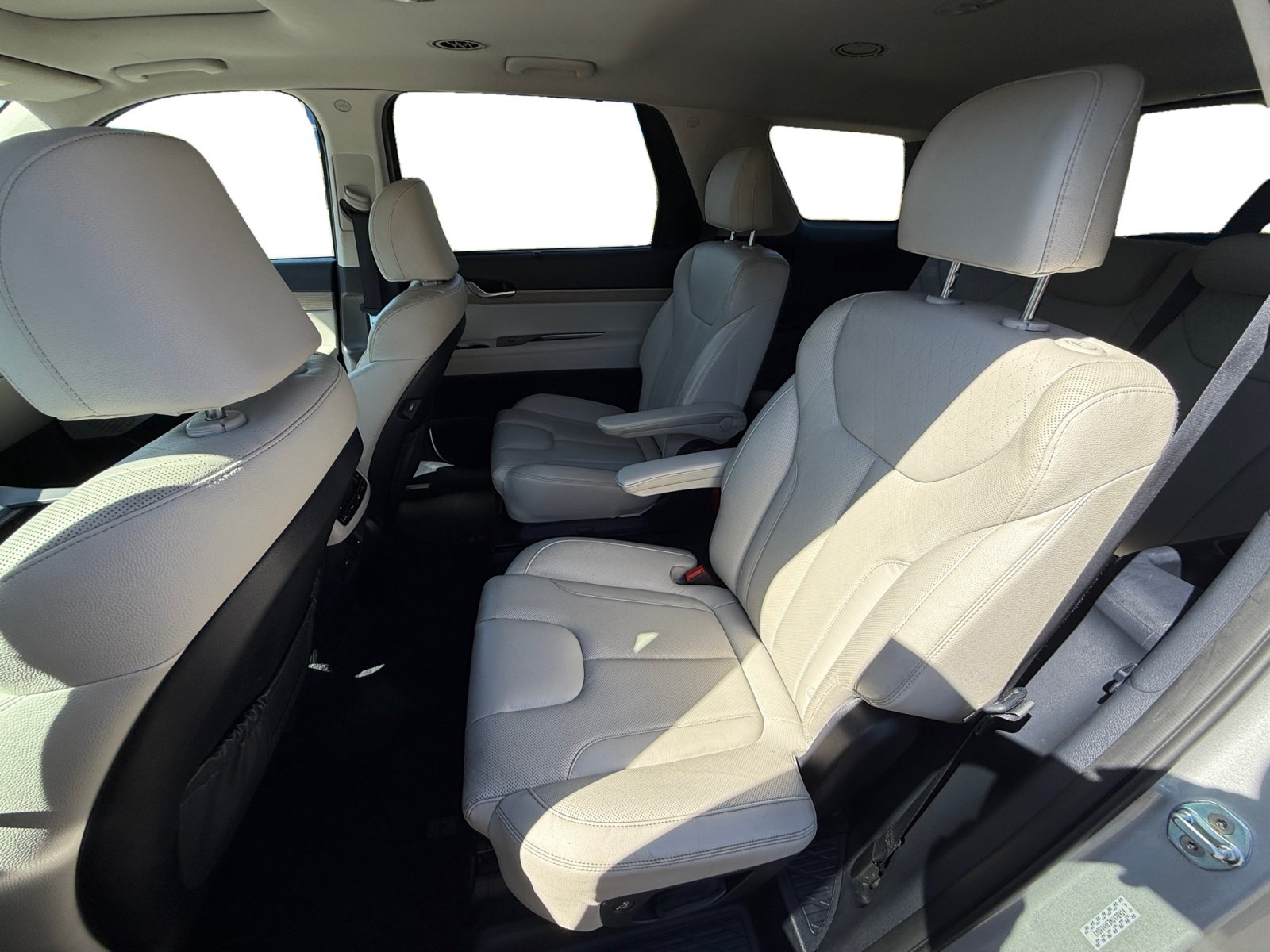 Used 2022 Hyundai Palisade SEL w/ Premium Package FWD image 16