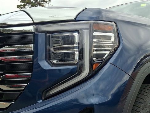 Certified 2023 GMC Sierra 1500 SLT w/ SLT Convenience Package image 9