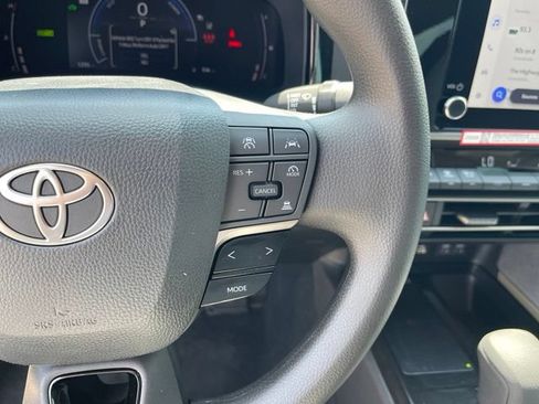 Used 2026 Toyota Camry LE w/ Convenience Package FWD image 14