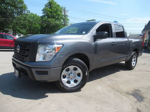 Used 2023 Nissan Titan S AWD/4WD image 23