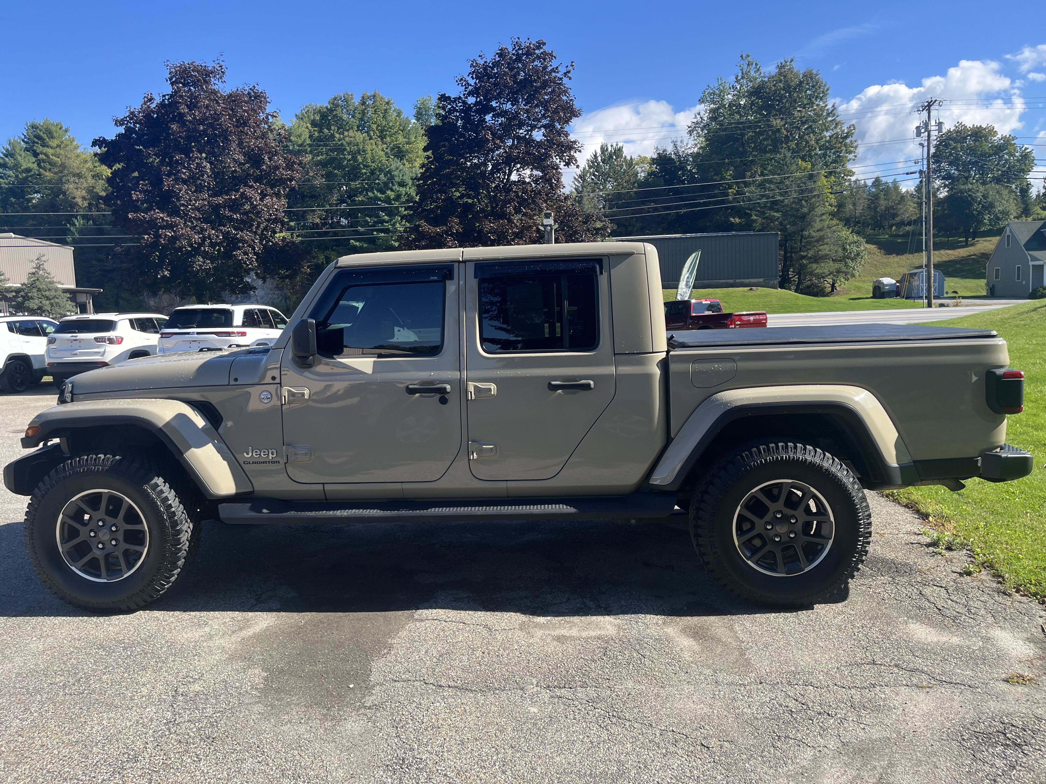 Certified 2022 Jeep Gladiator Overland w/ Popular Equipment Package AWD/4WD image 7