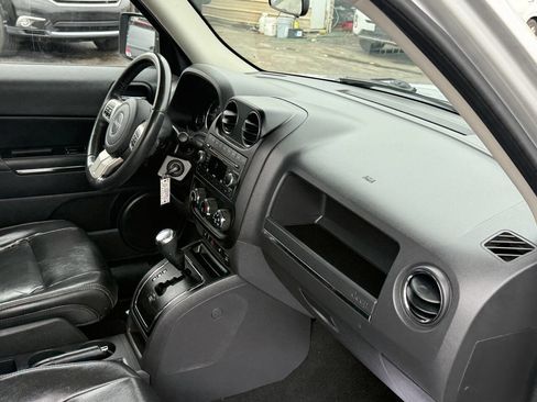 Used 2011 Jeep Patriot Latitude image 14