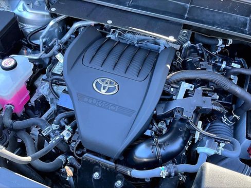 Certified 2024 Toyota Highlander XLE image 31