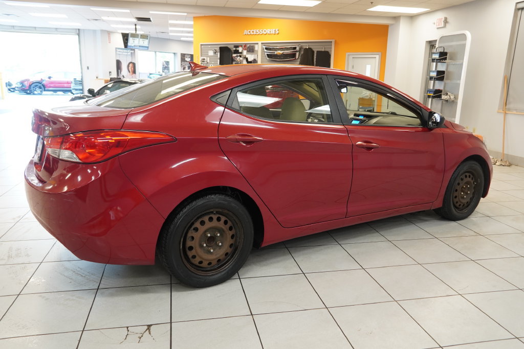 Used 2013 Hyundai Elantra GLS FWD image 11