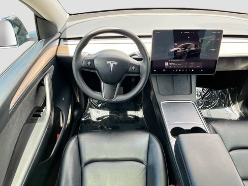 Used 2024 Tesla Model Y Long Range AWD/4WD image 23