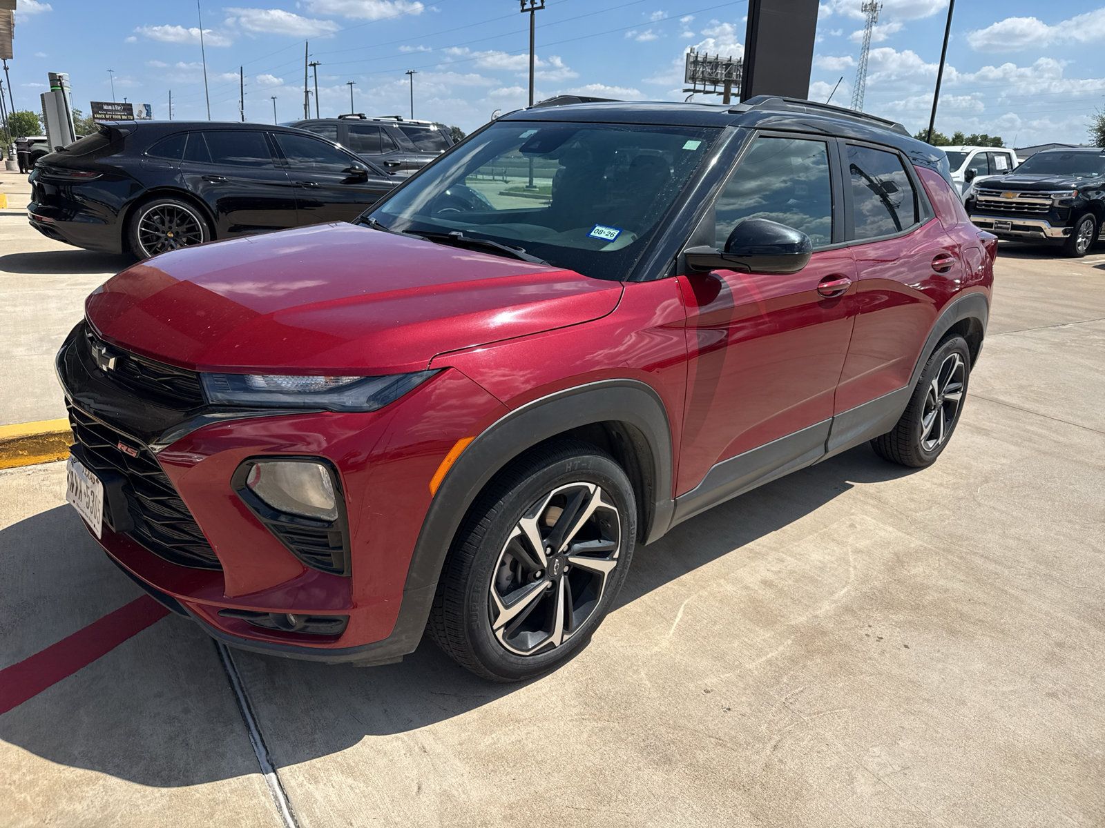 Used 2021 Chevrolet TrailBlazer RS w/ Sun and Liftgate Package FWD image 2