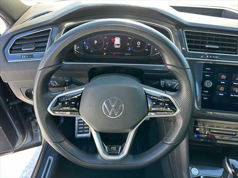 Used 2022 Volkswagen Tiguan SEL R-Line image 23