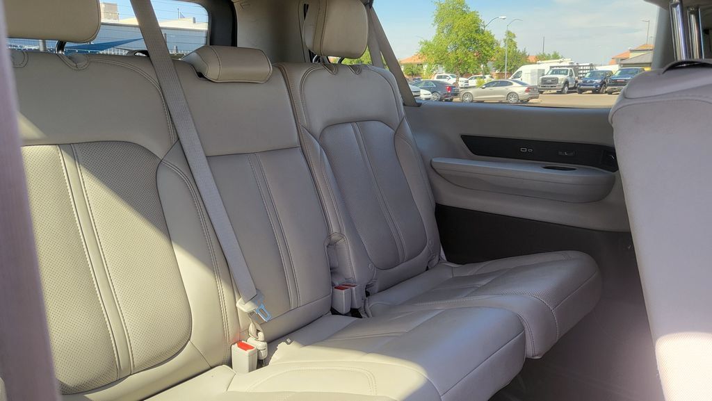 Used 2024 Jeep Wagoneer L Series II w/ Flexible Seating Group RWD image 26