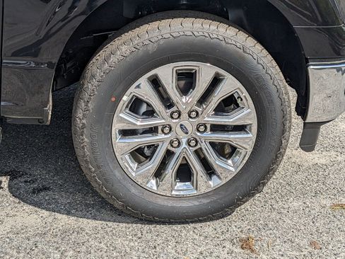 New 2025 Ford F150 Lariat w/ Equipment Group 501A Mid image 12