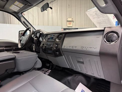 Used 2015 Ford F550 4x4 Regular Cab Super Duty image 16