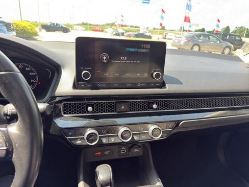Used 2022 Honda Civic EX image 16