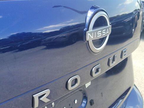 Used 2025 Nissan Rogue SV FWD image 6