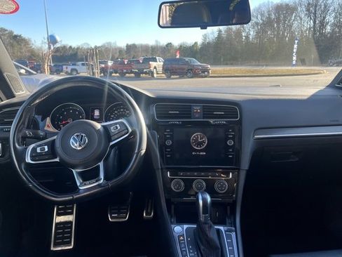 Used 2019 Volkswagen GTI SE image 3