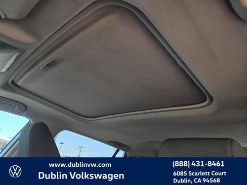 Used 2021 Toyota RAV4 XLE w/ Convenience Package FWD image 16