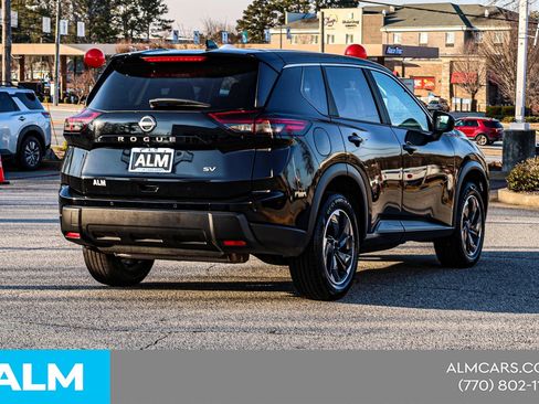 Used 2024 Nissan Rogue SV image 7