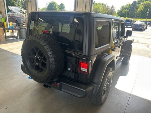 Used 2024 Jeep Wrangler Unlimited AWD/4WD image 7