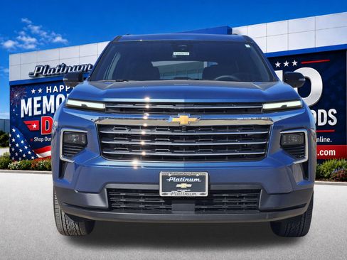 New 2026 Chevrolet Traverse LT w/ Sun and Wheel Package FWD image 6
